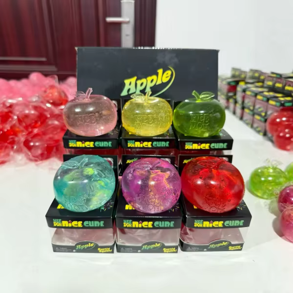 Multi-color Moldable Slow Rebound Squeeze Toy, Realistic apple Stress Relief Squeeze Toy
